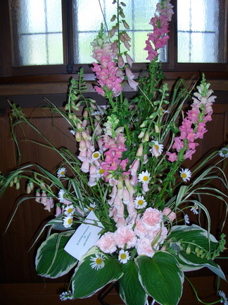 Flower Festival Arrangements 2006 029