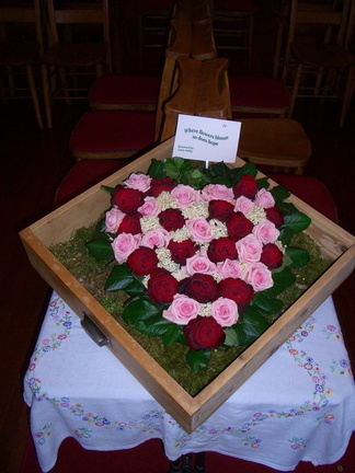 Flower Festival Arrangements 2006 046